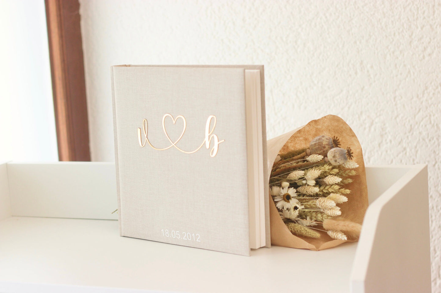 Gästebuch aus Leinen mit Acryl Initialen, Hochzeit Fotoalbum beige weiß minimalistisch, Hochzeitsgeschenk, Geschenke für das Brautpaar