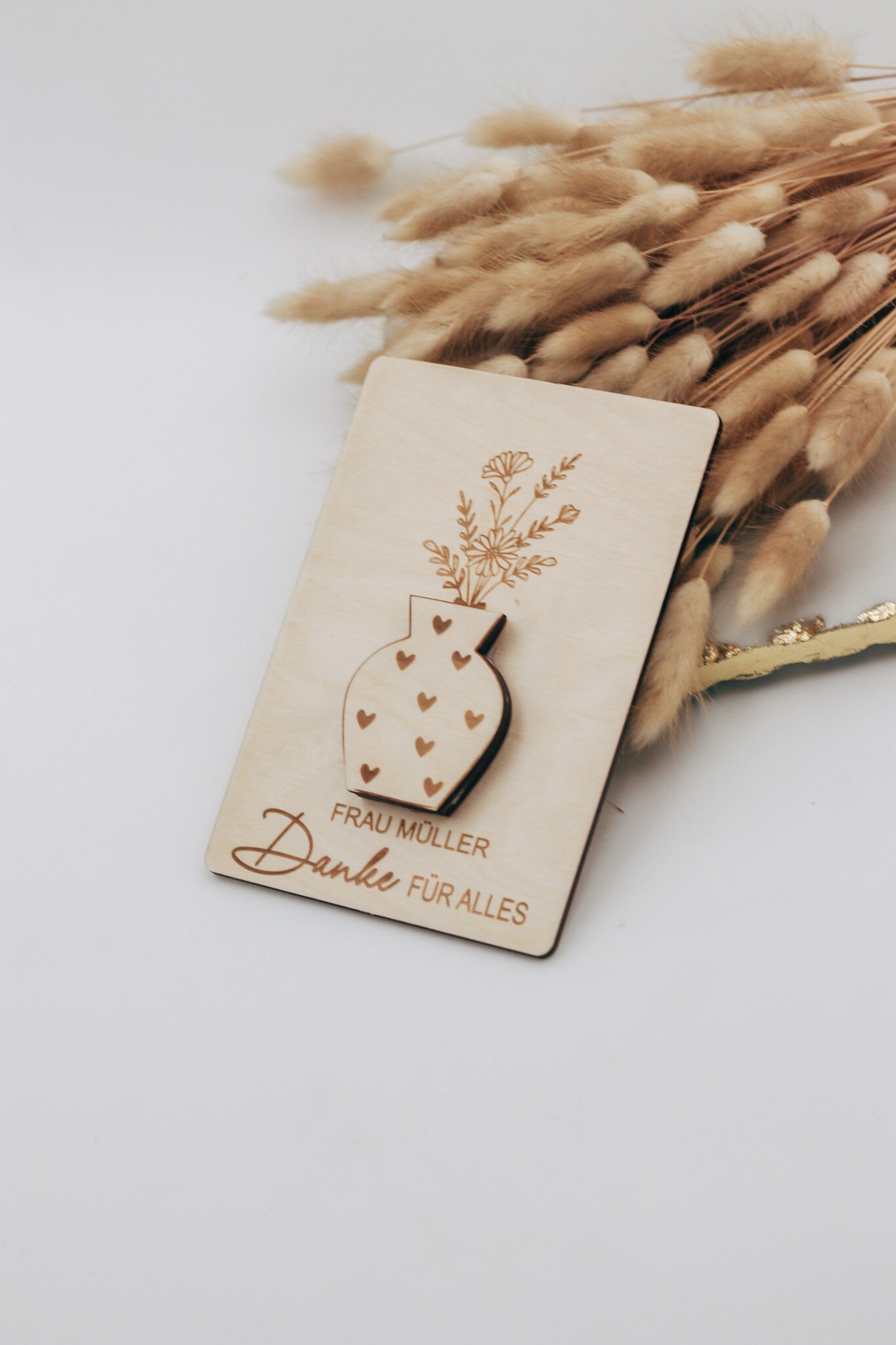 Lehrerin Erzieherin Abschiedsgeschenk - Gravierte Holzkarte mit Trockenblumen und Personalisierung - Lehrerin mit Herz - Dankeschön