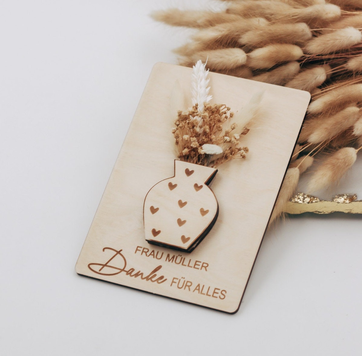 Lehrerin Erzieherin Abschiedsgeschenk - Gravierte Holzkarte mit Trockenblumen und Personalisierung - Lehrerin mit Herz - Dankeschön