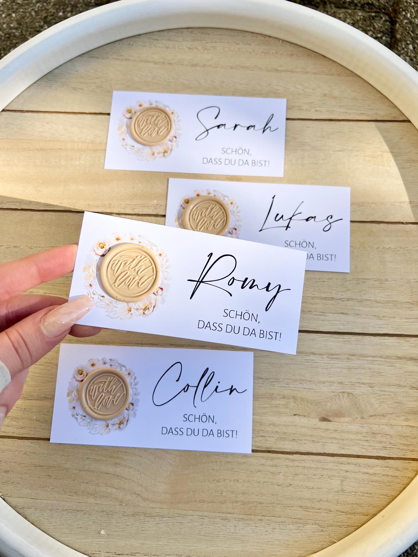 Platzkarte Hochzeit, Namenskarte, beige, verschiedene Siegel Muster, Personalisiert mit Gästenamen, Wachssiegel, Schön, dass du da bist