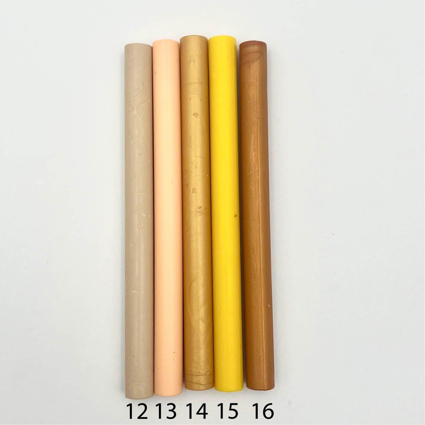 Platzkarte Hochzeit, Namenskarte, apricot, verschiedene Siegel Muster, Personalisiert mit Gästenamen, Wachssiegel, Schön, dass du da bist