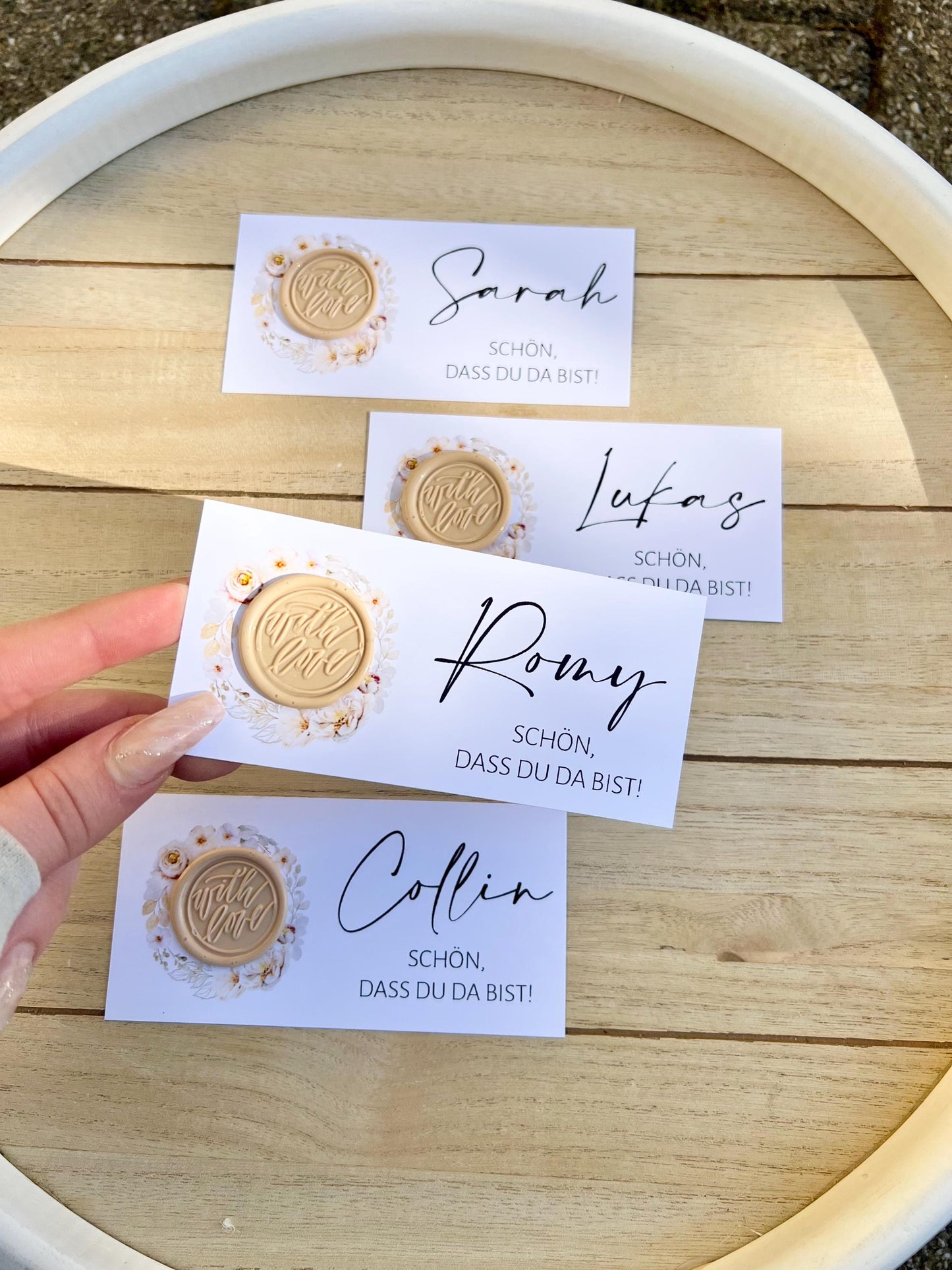 Platzkarte Hochzeit, Namenskarte, beige, verschiedene Siegel Muster, Personalisiert mit Gästenamen, Wachssiegel, Schön, dass du da bist