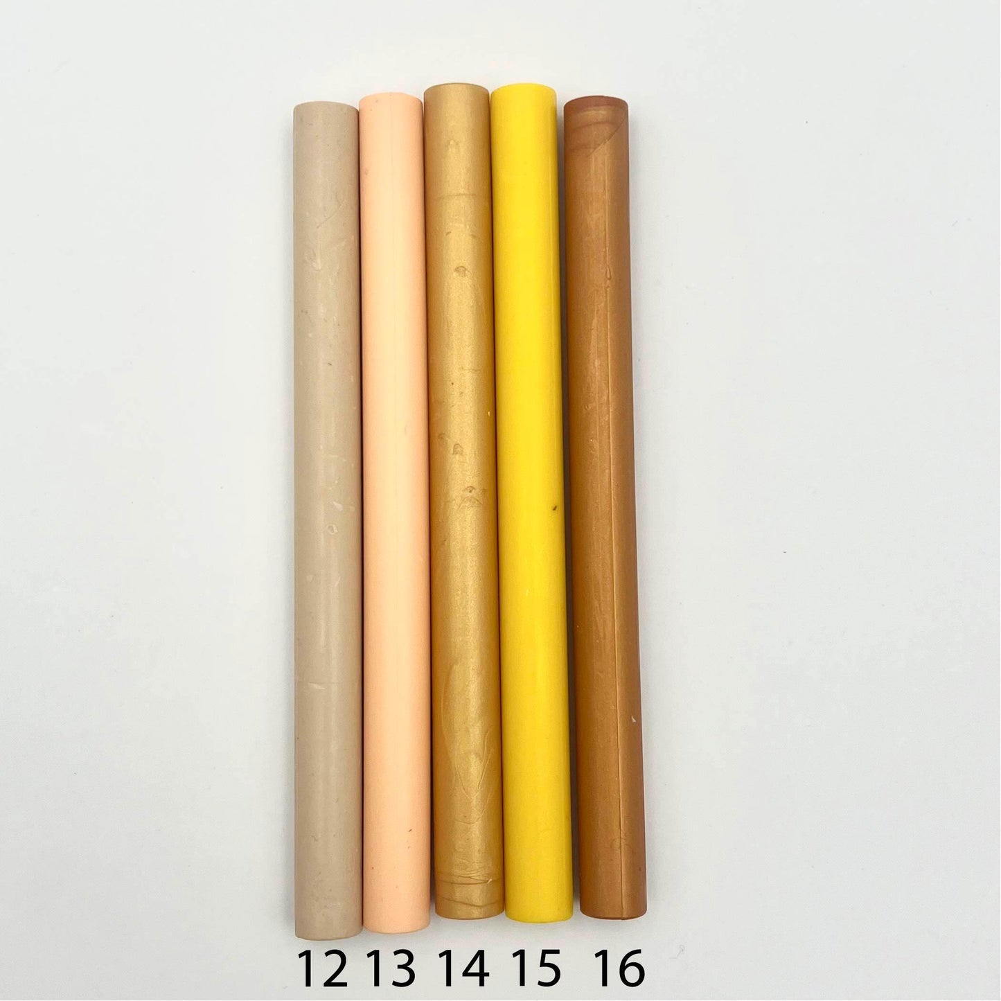 Platzkarte Hochzeit, Namenskarte, beige, verschiedene Siegel Muster, Personalisiert mit Gästenamen, Wachssiegel, Schön, dass du da bist