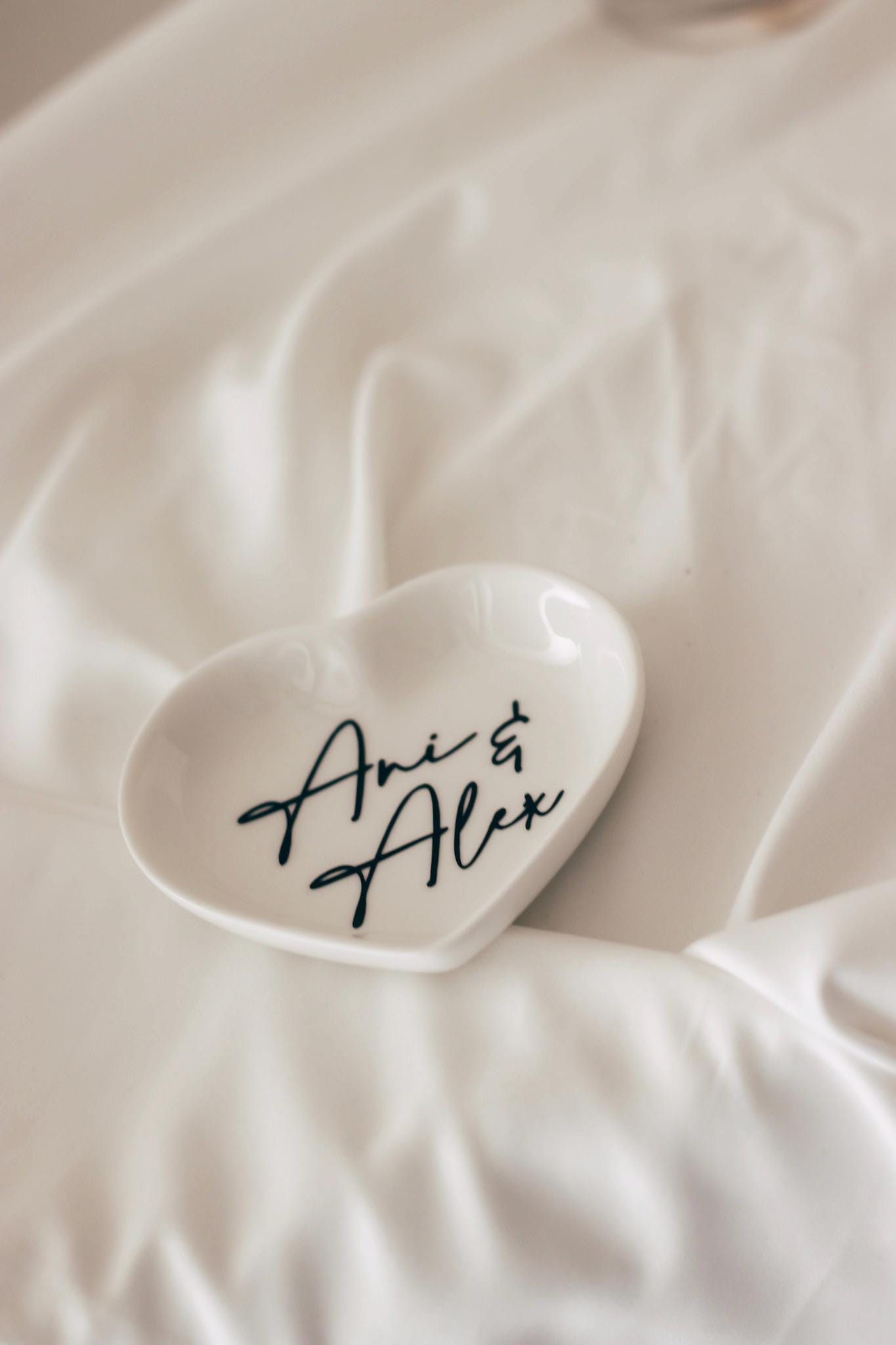 Personalisierte Ringschale Hochzeit | Keramik Schmuckschale mit Namen | Standesamt Deko | Ringhalter Hochzeit Geschenk