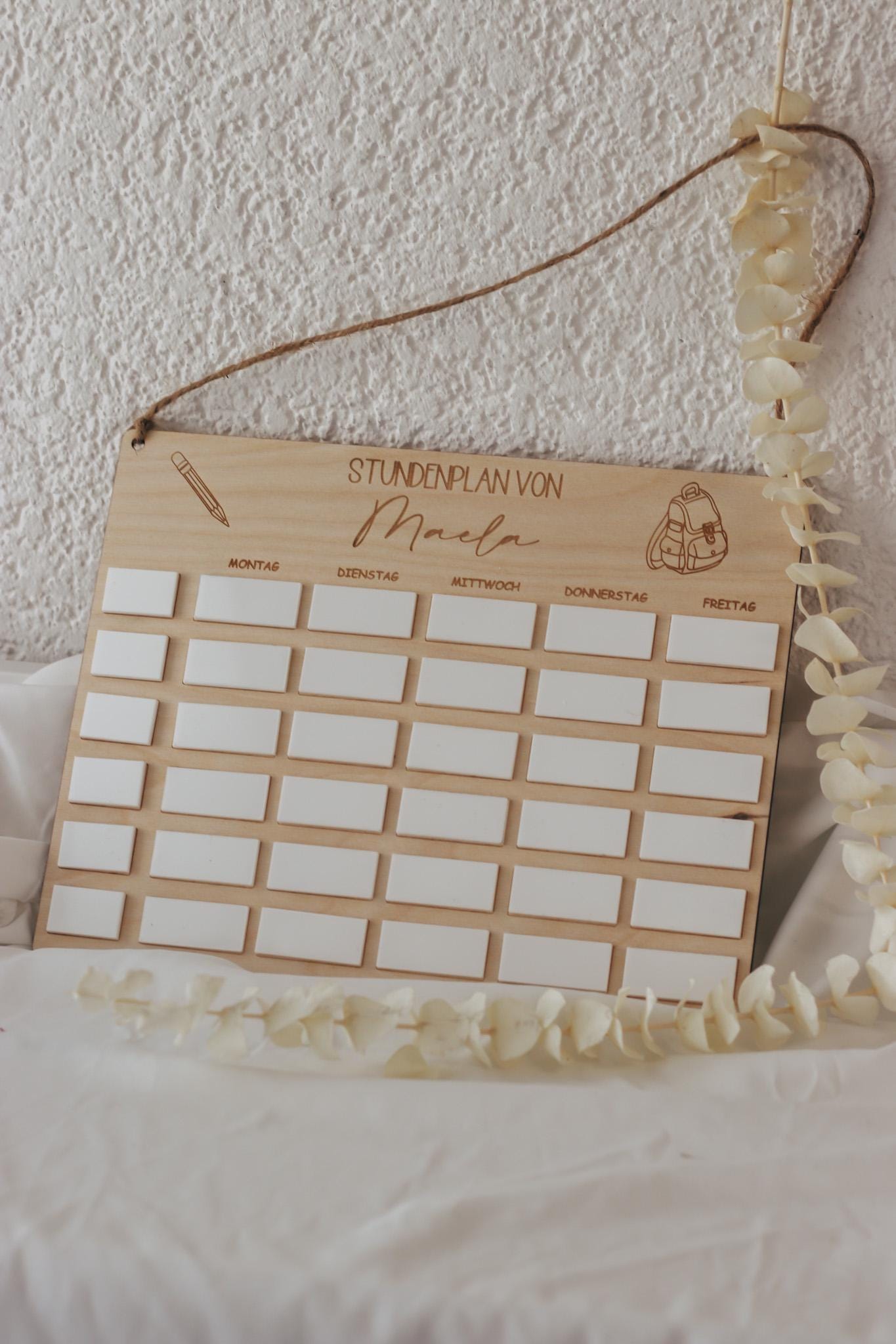 Personalisierter Stundenplan aus Holz für Kinder | Wiederverwendbar mit Acrylfeldern | Geschenk Schulanfang | Einschulung Deko Kinderzimmer