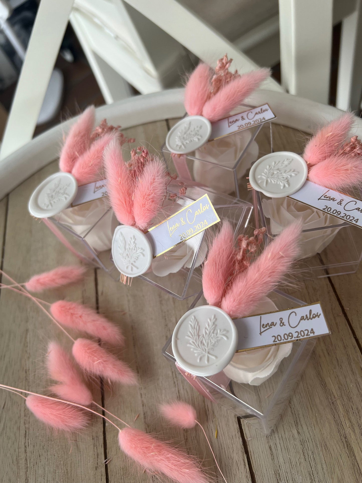 Gastgeschenk Rosenbox Rosenseife personalisiert - Hochzeit Verlobung Kommunion Taufe - Rosane Dekoration