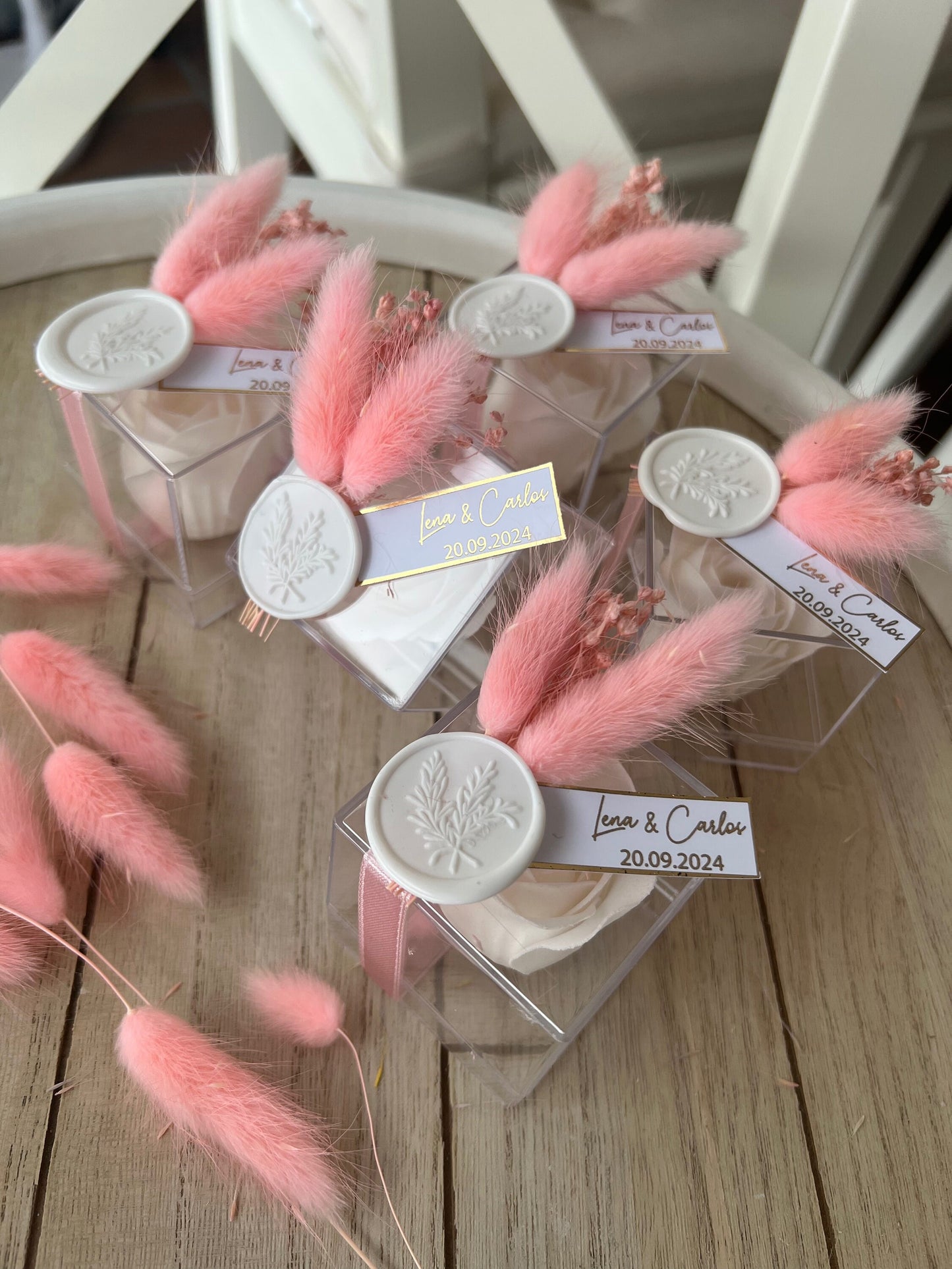 Gastgeschenk Rosenbox Rosenseife personalisiert - Hochzeit Verlobung Kommunion Taufe - Rosane Dekoration