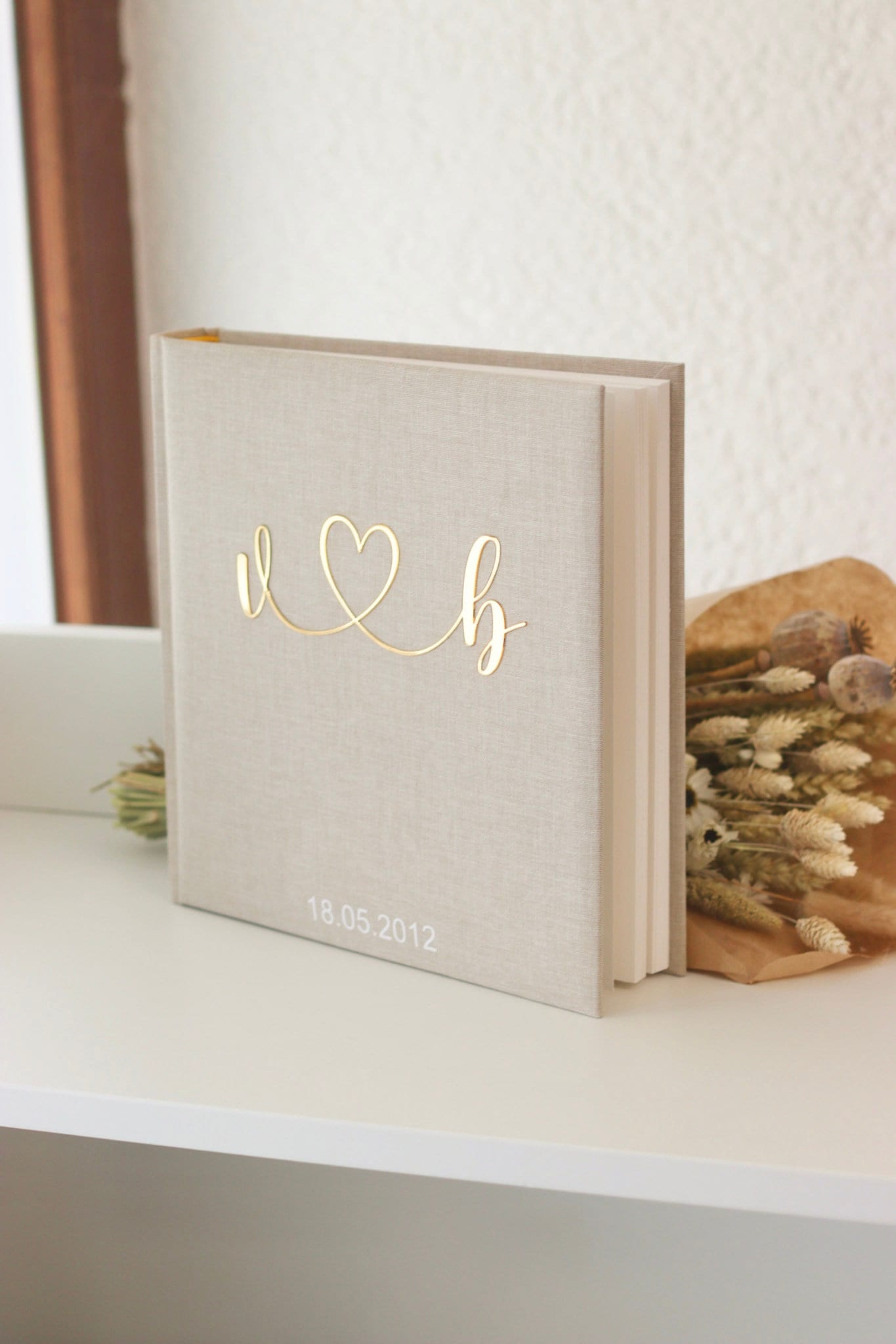 Gästebuch aus Leinen mit Acryl Initialen, Hochzeit Fotoalbum beige weiß minimalistisch, Hochzeitsgeschenk, Geschenke für das Brautpaar