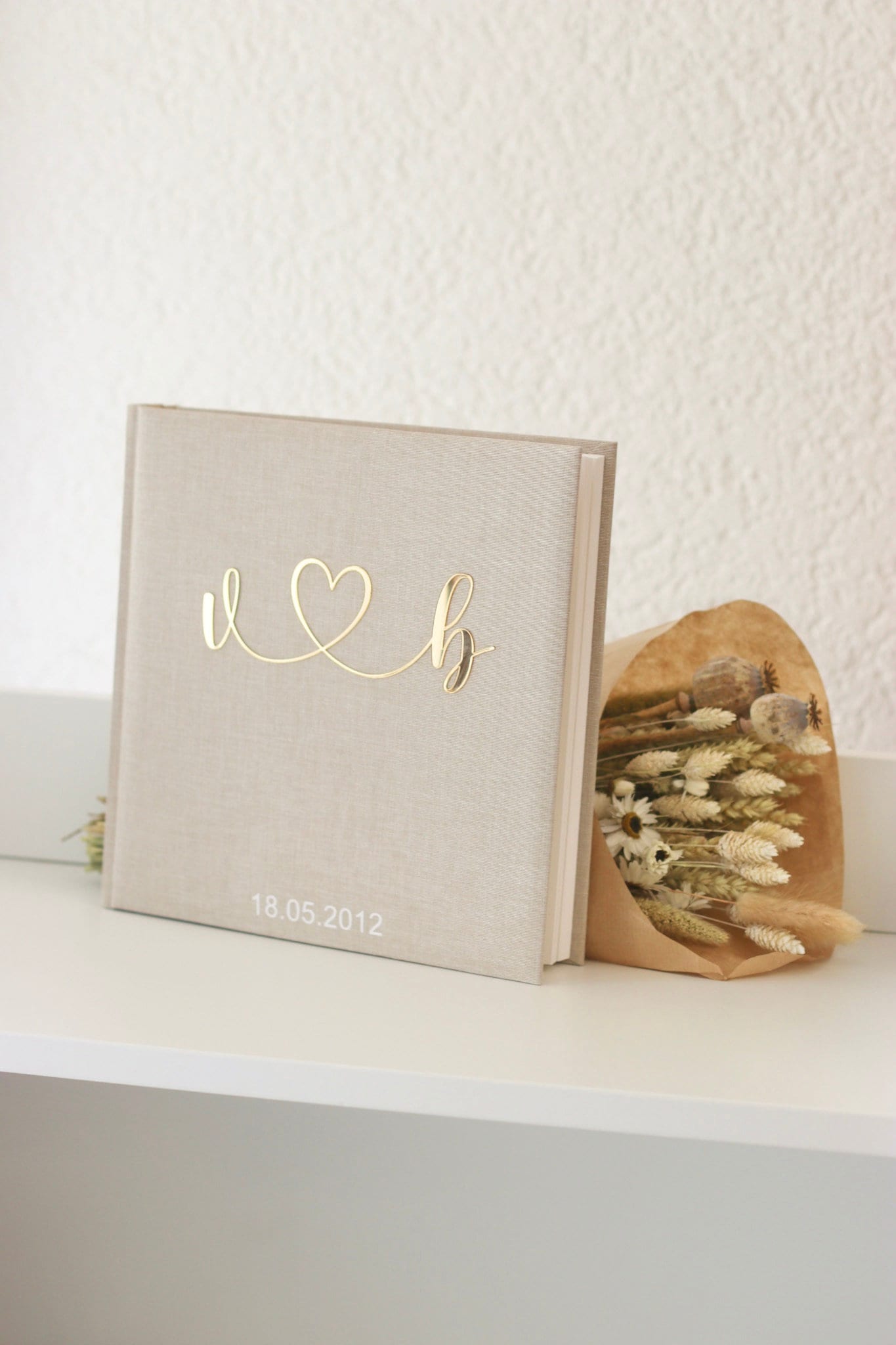 Gästebuch aus Leinen mit Acryl Initialen, Hochzeit Fotoalbum beige weiß minimalistisch, Hochzeitsgeschenk, Geschenke für das Brautpaar