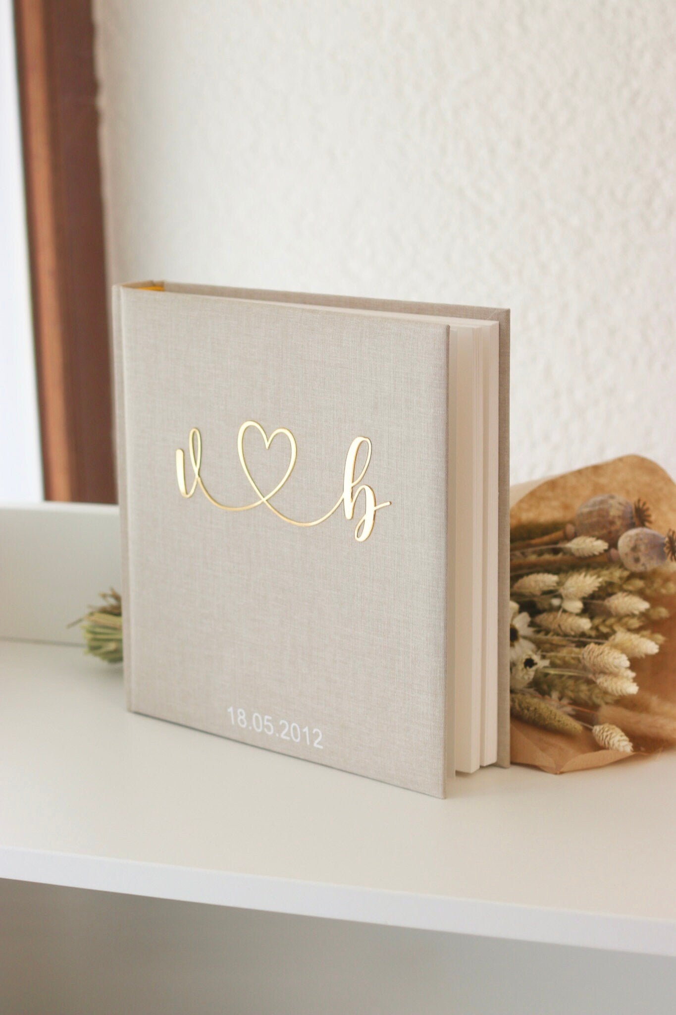 Gästebuch aus Leinen mit Acryl Initialen, Hochzeit Fotoalbum beige weiß minimalistisch, Hochzeitsgeschenk, Geschenke für das Brautpaar