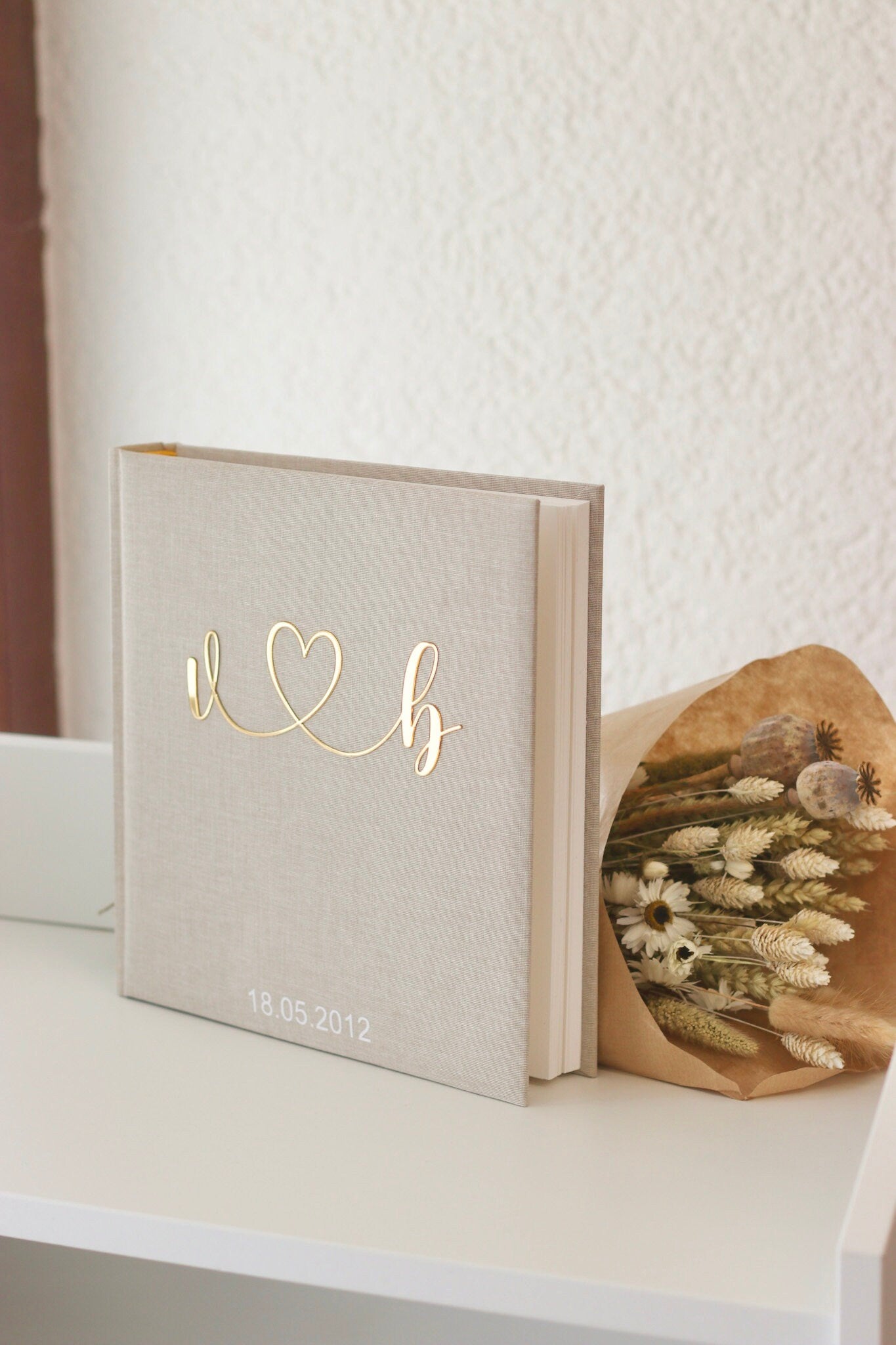 Gästebuch aus Leinen mit Acryl Initialen, Hochzeit Fotoalbum beige weiß minimalistisch, Hochzeitsgeschenk, Geschenke für das Brautpaar