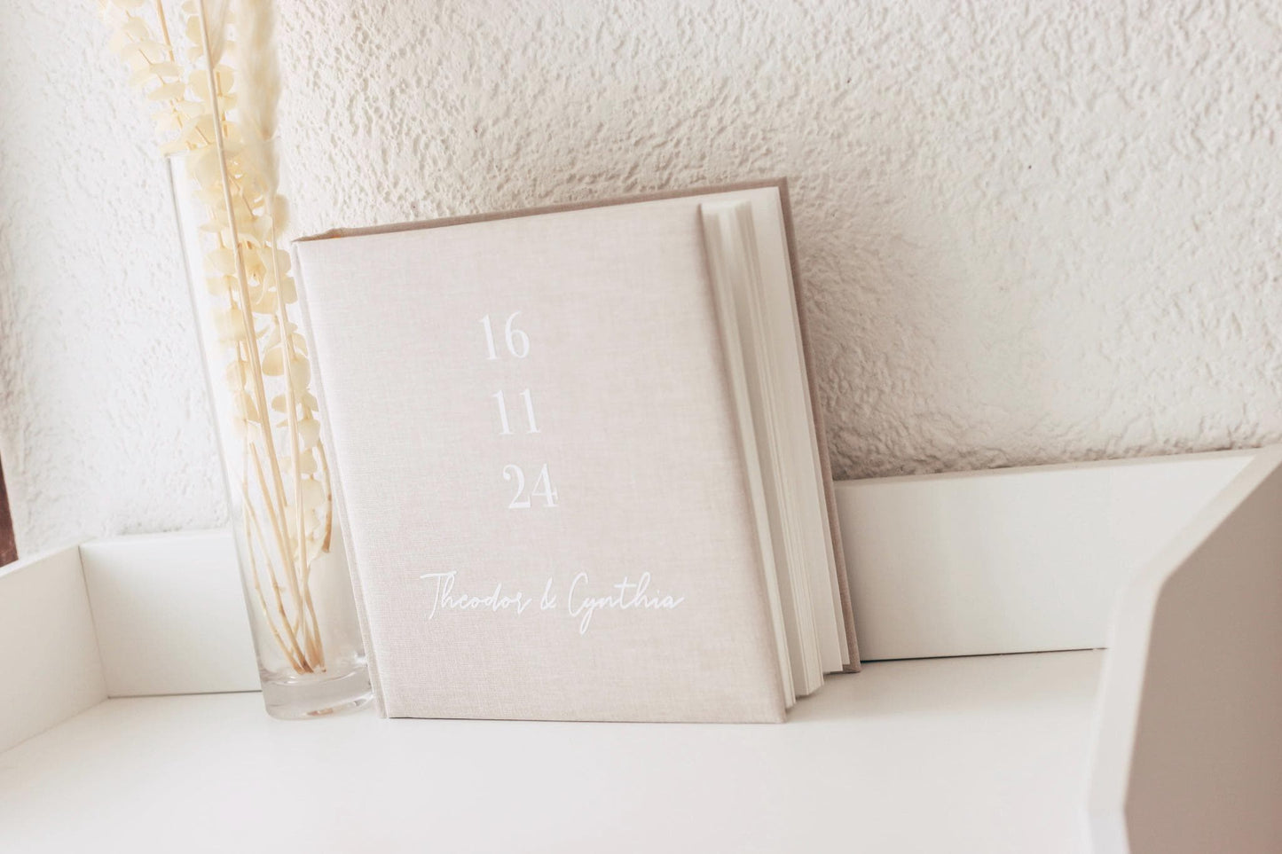 Gästebuch aus Leinen Hochzeit Fotoalbum beige weiß minimalistisch - Mit Datum & Namen - Hochzeitsgeschenk