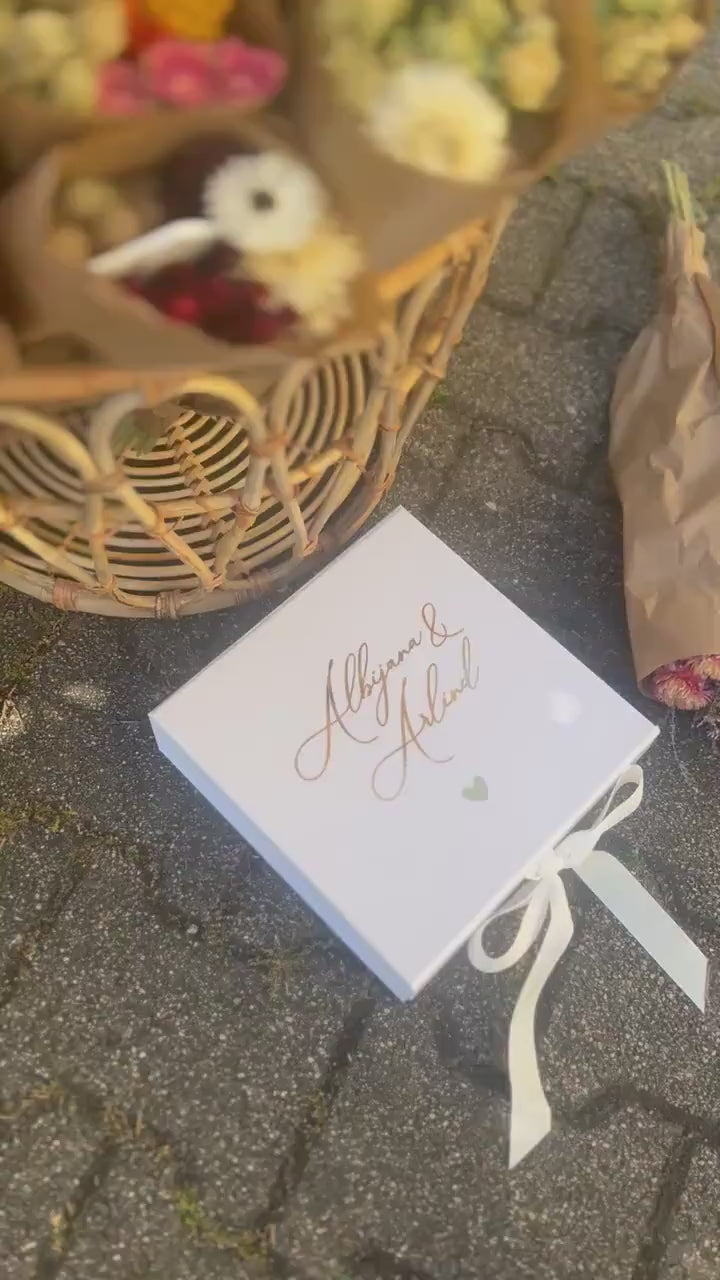 Geschenk zur Hochzeit - Geschenkbox für das Brautpaar - Mit Personalisierung - Hochzeitsgeschenk