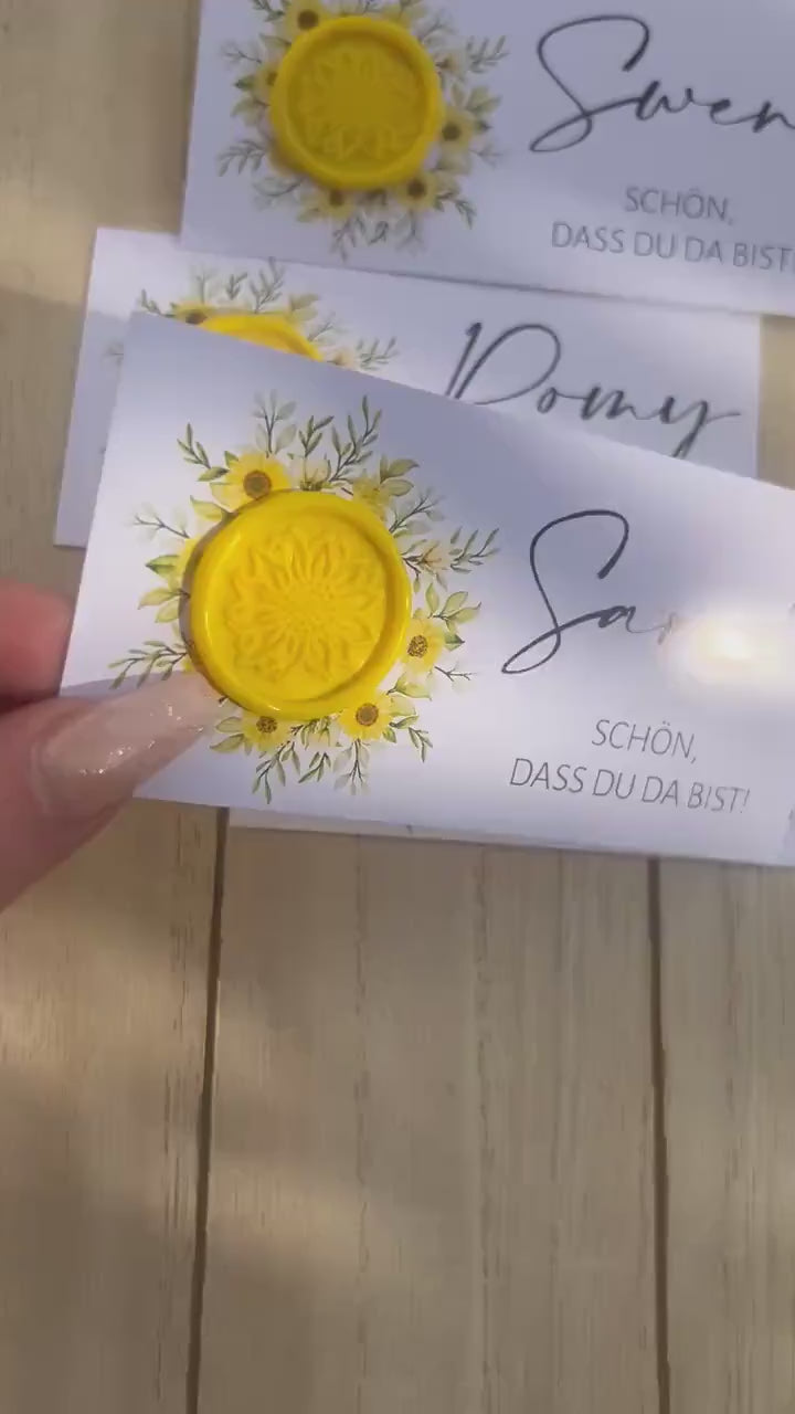 Platzkarte Hochzeit, Namenskarte, gelb, verschiedene Siegel Muster, Personalisiert mit Gästenamen, Wachssiegel, Schön, dass du da bist