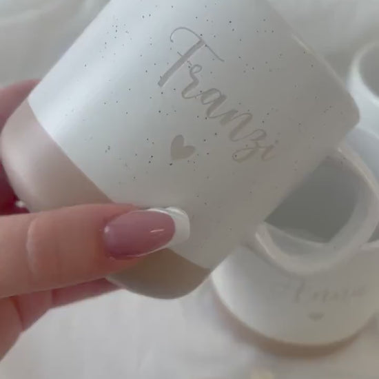 Personalisierte Tasse, Gravur mit Name & Herz – Geschenk für Schwester, Freundin, Mama, Firma – Weihnachten, Weihnachtsgeschenk, Jubiläum