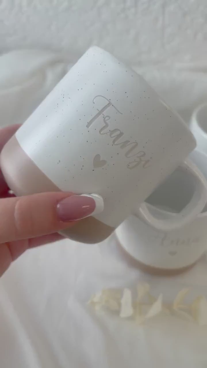 Personalisierte Tasse, Gravur mit Name & Herz – Geschenk für Schwester, Freundin, Mama, Firma – Weihnachten, Weihnachtsgeschenk, Jubiläum