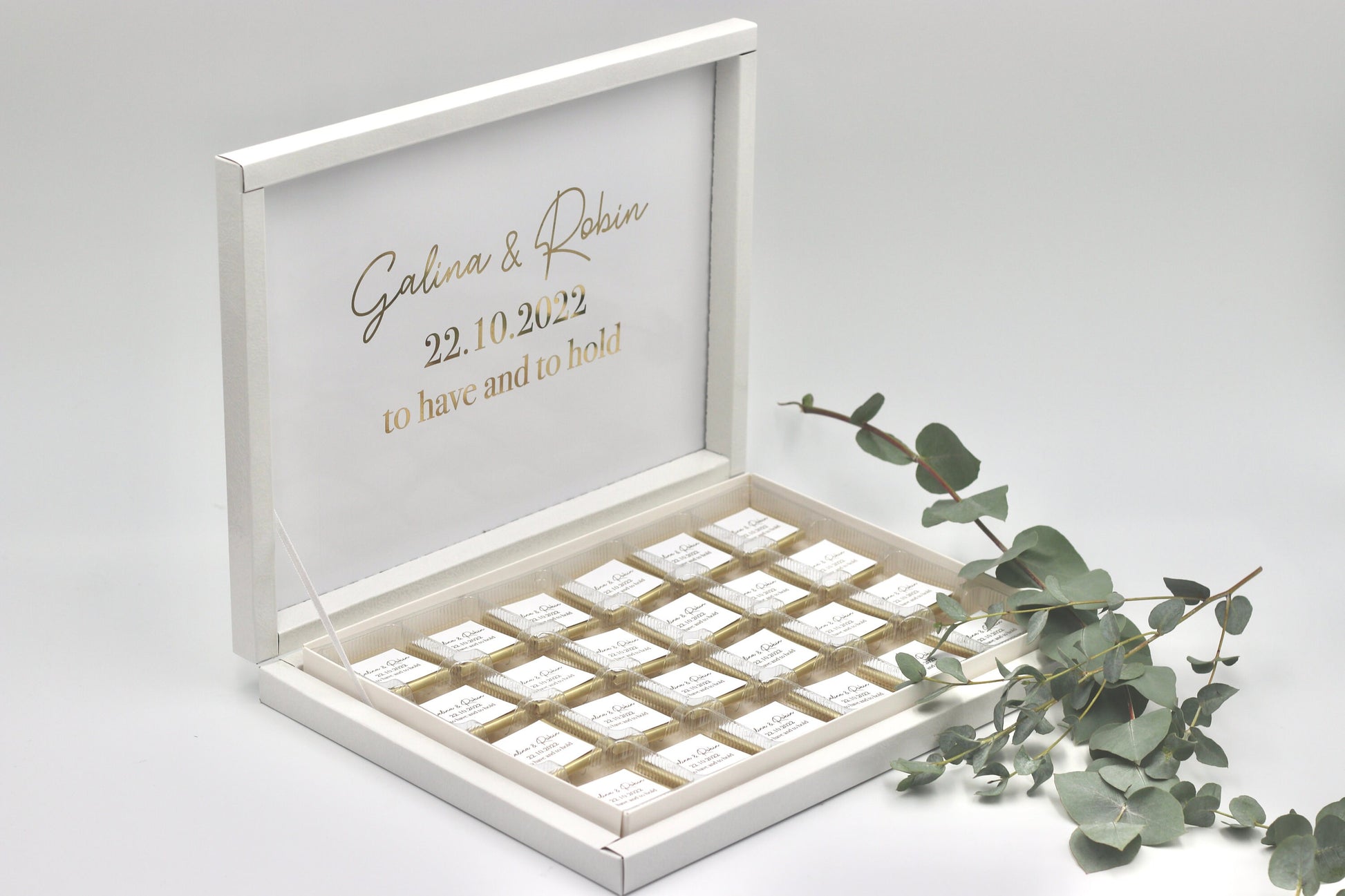 Personalisierte Schokobox in Weiß mit Goldveredelung I Hochzeit I Geburtstag I Taufe I Mit Namen I Gastgeschenke I Schokolade I Etikett