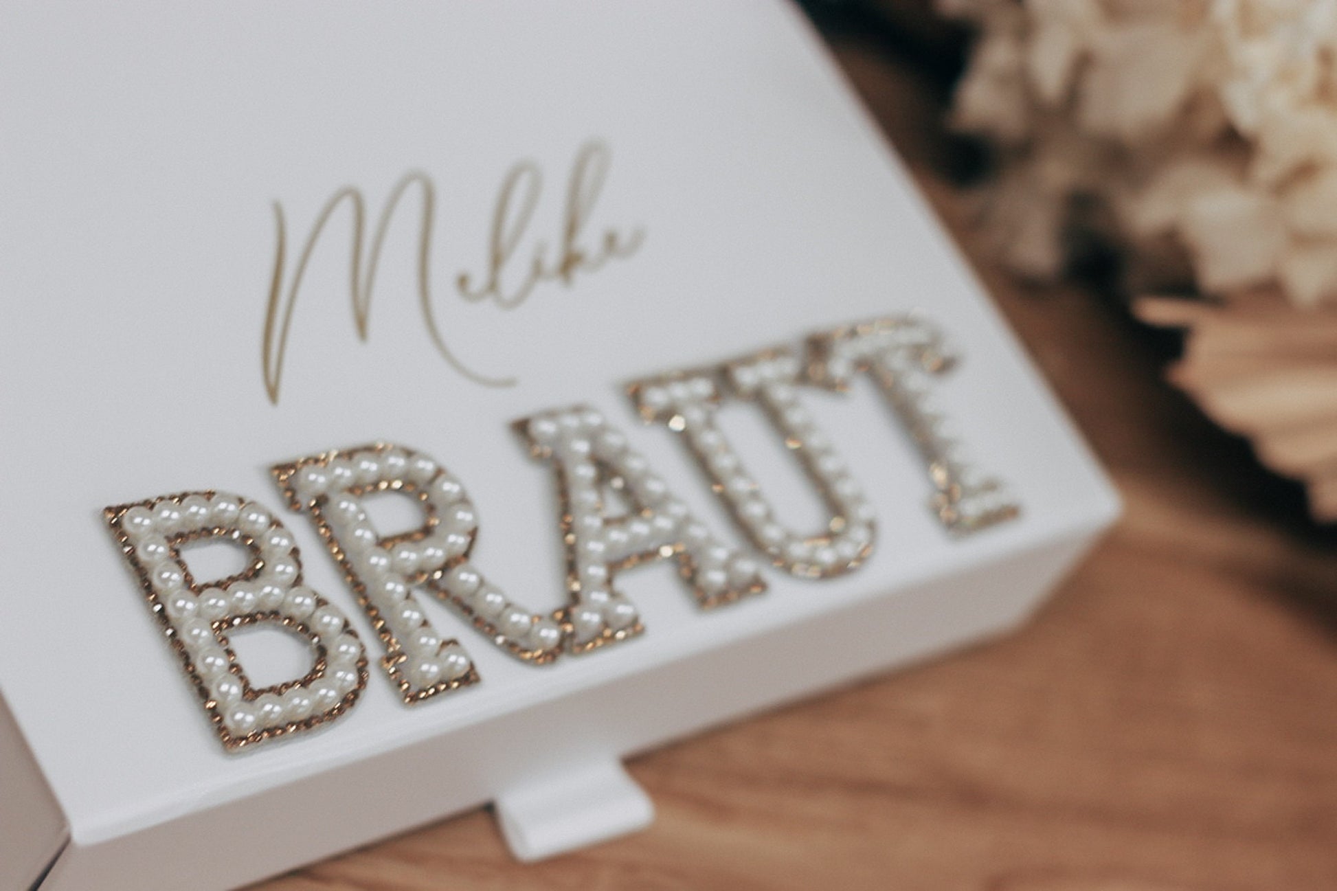 Geschenkbox "Braut" mit Personalisierung und Glitzer Buchstaben "BRAUT" zum selbst füllen - Geschenkidee JGA