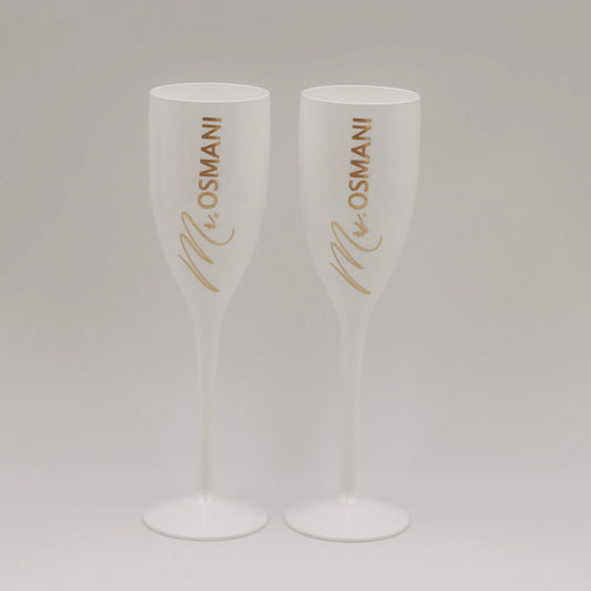 Hochzeitsgeschenk personalisierte Sektgläser in weiß - Mr & Mrs + Nachname - Standesamt Dekoration - Prosecco Champagner