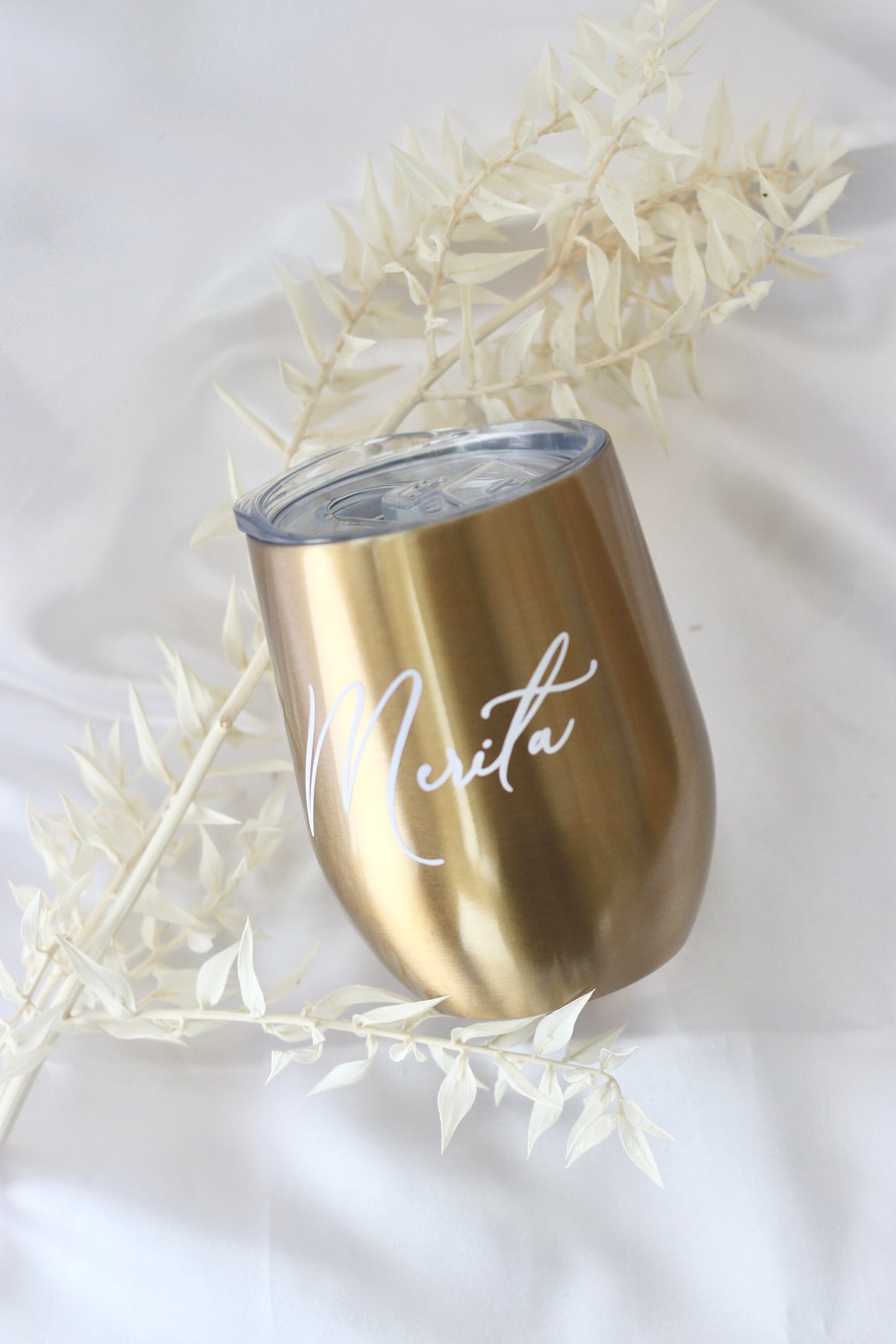 Thermobecher Weinbecher in Gold personalisiert mit Namen - Strohhalmöffnung - edel luxuriös und minimalistisch - JGA, Geschenk Frauen