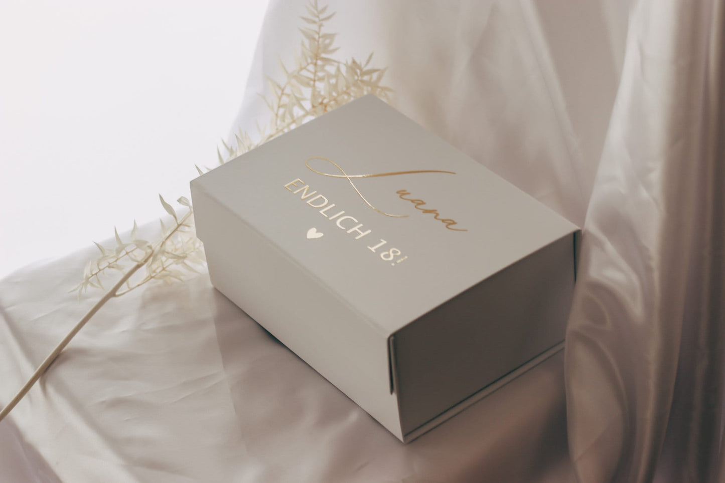 Geschenkbox personalisiert - Geburtstag - Endlich 18 - Wunschtext - Personalisiertes Geschenk - Magnetbox