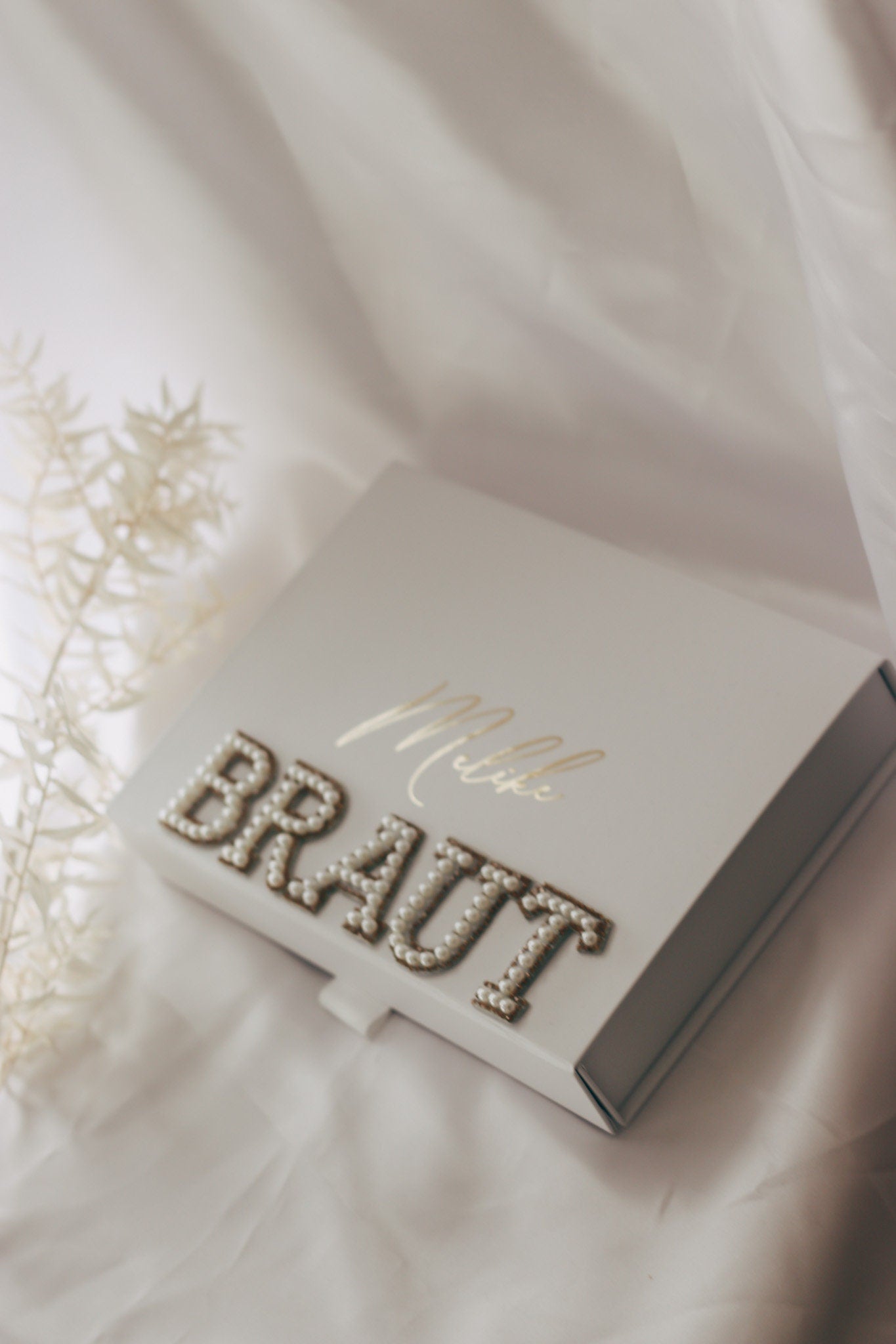 Geschenkbox "Braut" mit Personalisierung und Glitzer Buchstaben "BRAUT" zum selbst füllen - Geschenkidee JGA