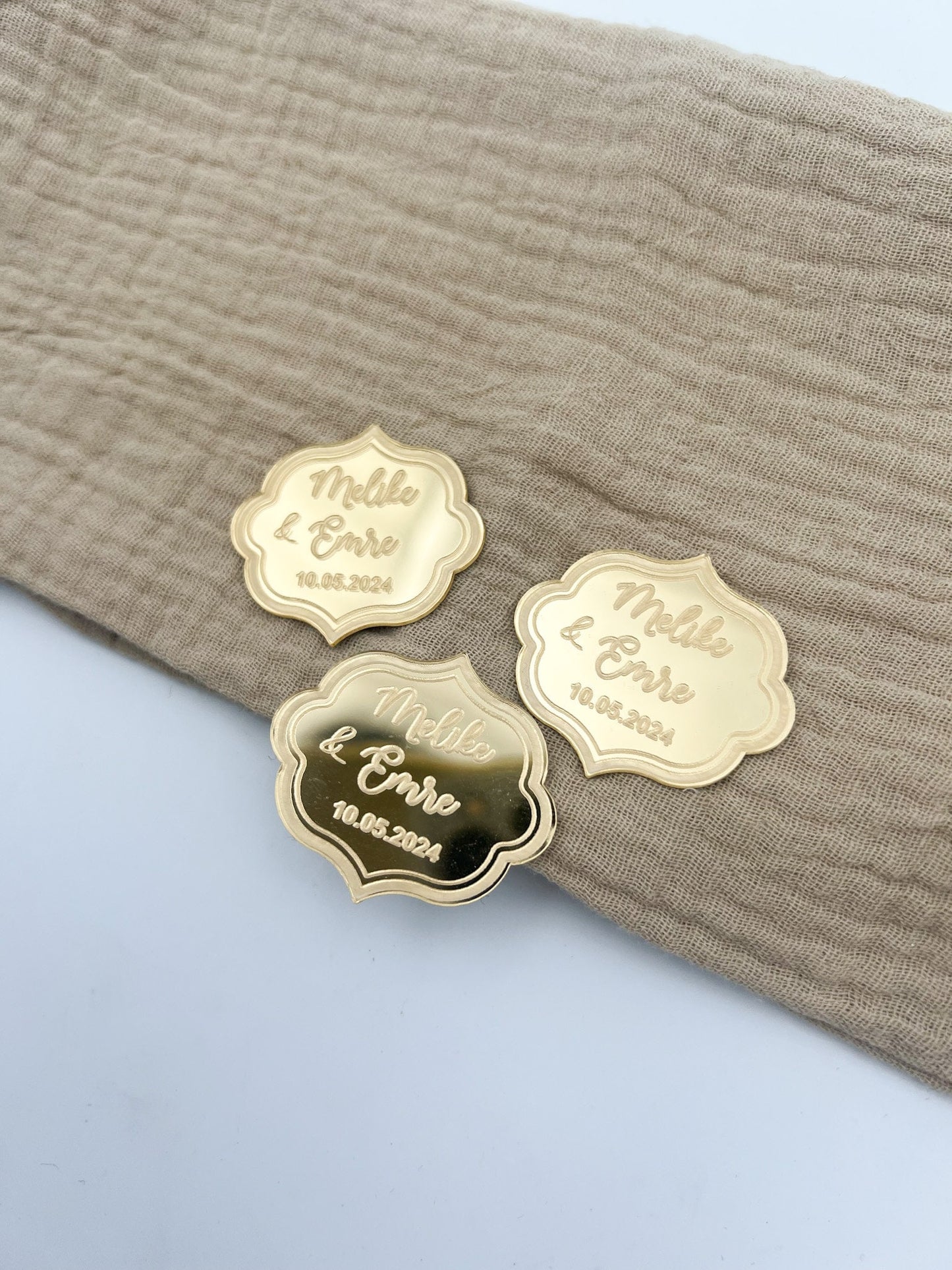 Personalisierte Sticker aus Acrylglas für Gastgeschenke oder Einladungskarten- Hochzeit Verlobung Geburtstag