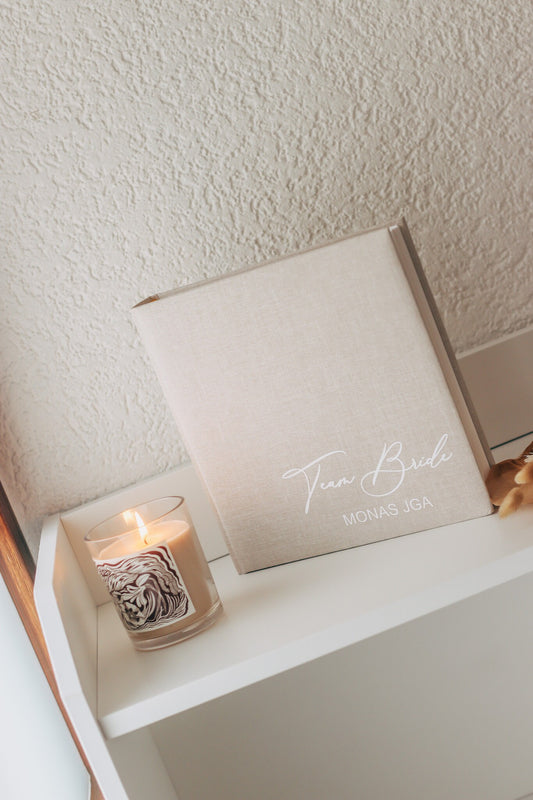 Team Bride - JGA Fotoalbum / Gästebuch - Mit Namen der Braut - Leinenstoff beige